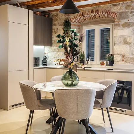 Evala * 斯普利特