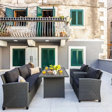 Evala * 斯普利特