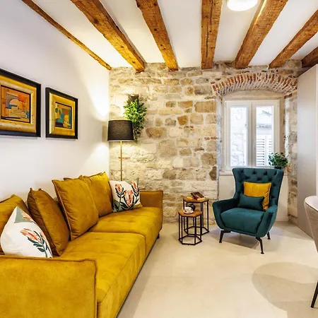 Apartment New, Modern Evala