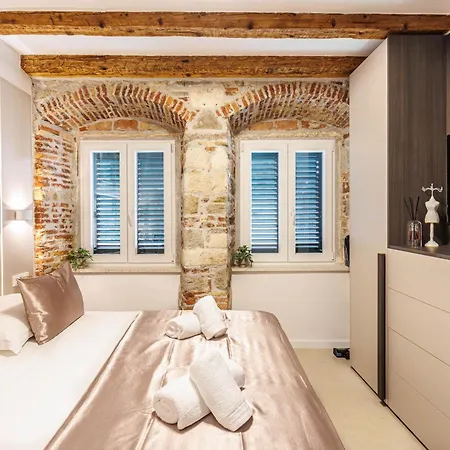 New, Modern Evala Apartment Split