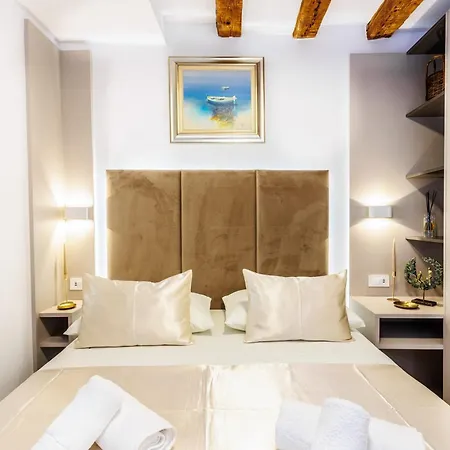 Evala Apartment Split